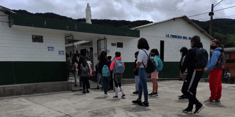 En San José se preparan para volver a la educación presencial el 15 de julio
