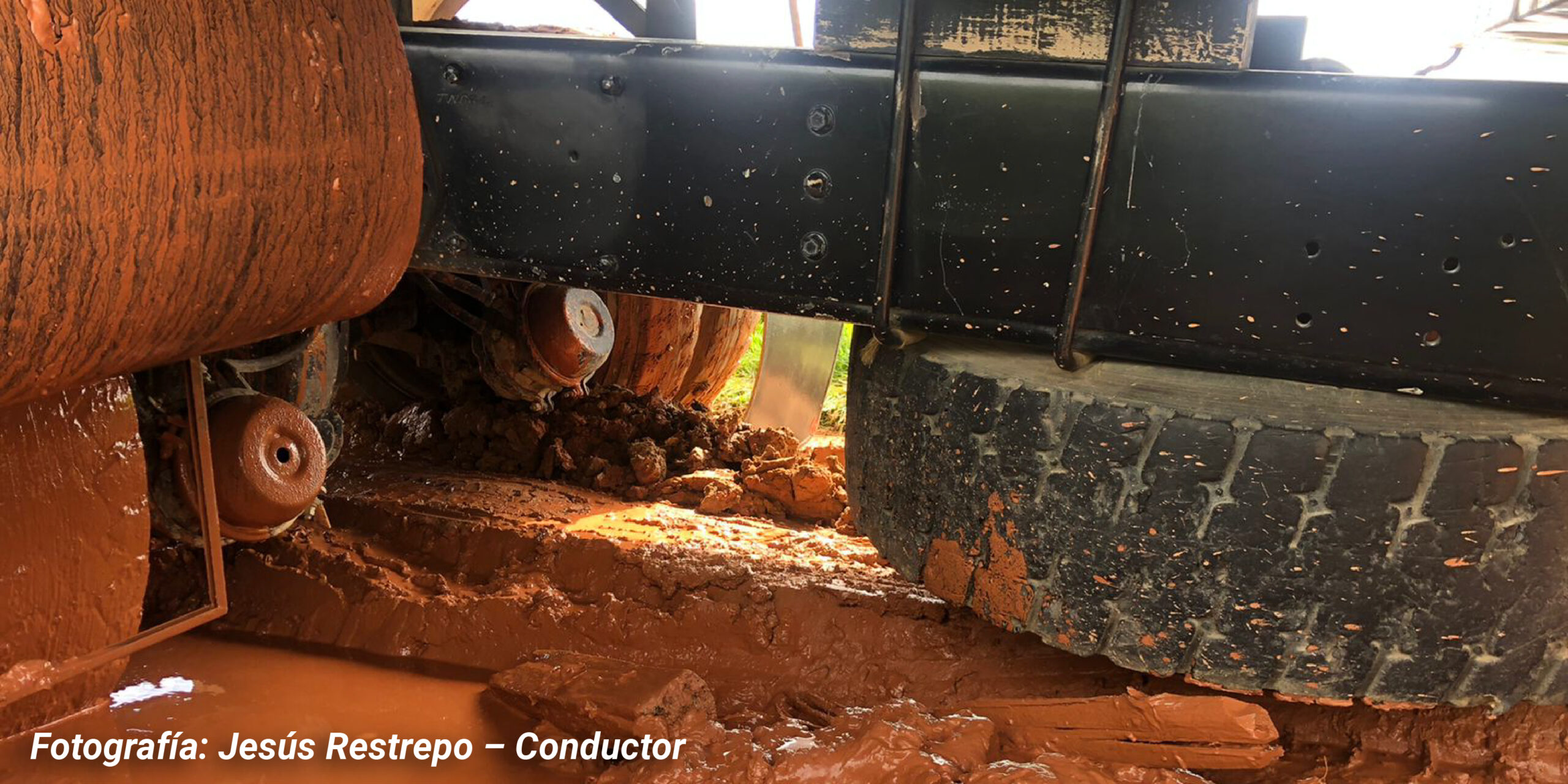 Productores y conductores hablan sobre la “odisea” de transportar leche en temporada de lluvias