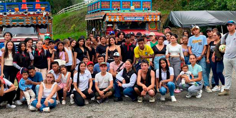 Con liderazgo, participación y trabajo en equipo, los jóvenes de Campamento buscan superar sus retos 