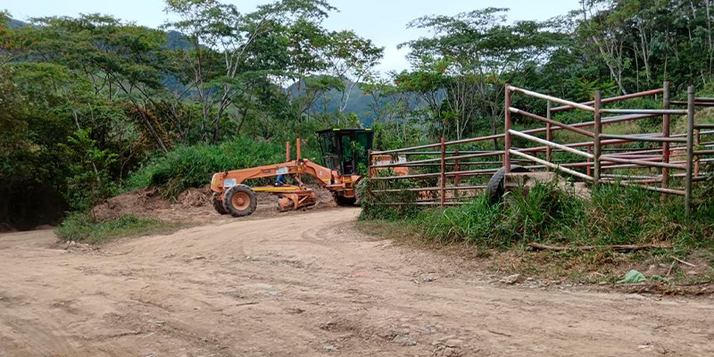 Avanza mantenimiento a vías rurales en Anorí