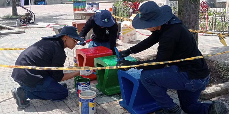 Más de 55 millones de pesos se invierten en el mantenimiento del parque principal de Donmatías. 