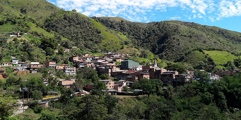 Senado aprobó Ley de Honores para Briceño