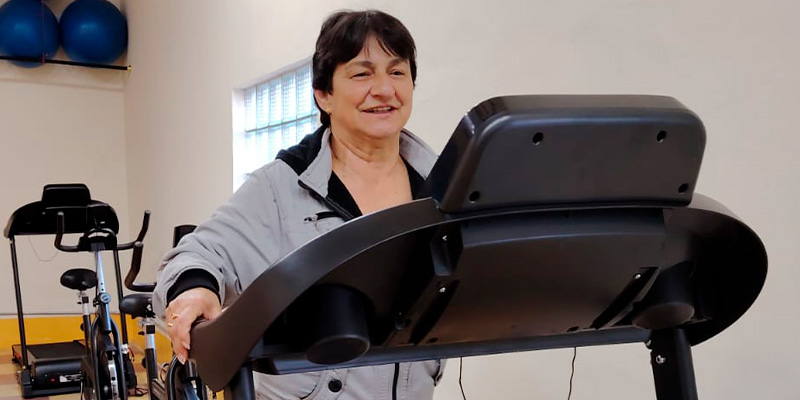 Adultos mayores de San José de la Montaña estrenan gimnasio en su Centro Vida Día.