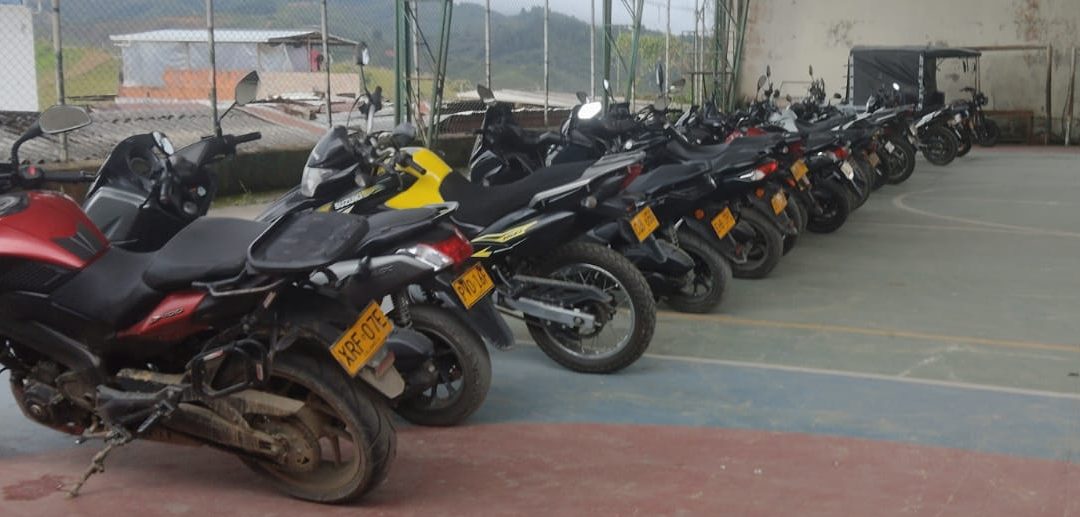 Bomberos de Anorí buscan mejorar la movilidad en el parque principal