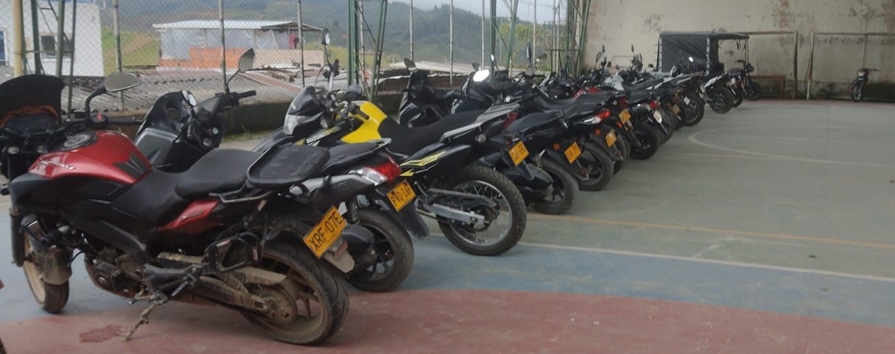 Bomberos de Anorí buscan mejorar la movilidad en el parque principal